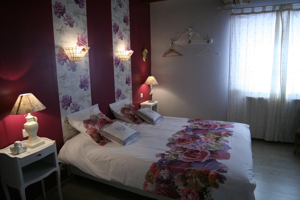 Chambre D'Hotes Du Domaine De La Haute Poignandiere Saint-Germain-de-la-Coudre Стая снимка