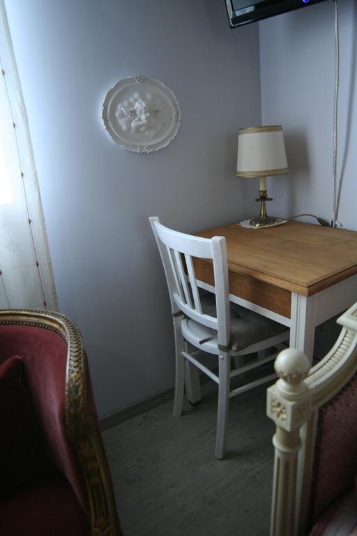 Chambre D'Hotes Du Domaine De La Haute Poignandiere Saint-Germain-de-la-Coudre Стая снимка