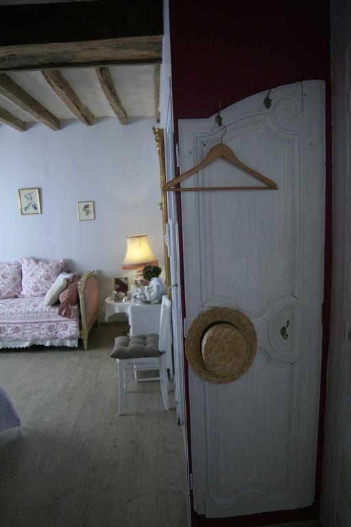 Chambre D'Hotes Du Domaine De La Haute Poignandiere Saint-Germain-de-la-Coudre Стая снимка